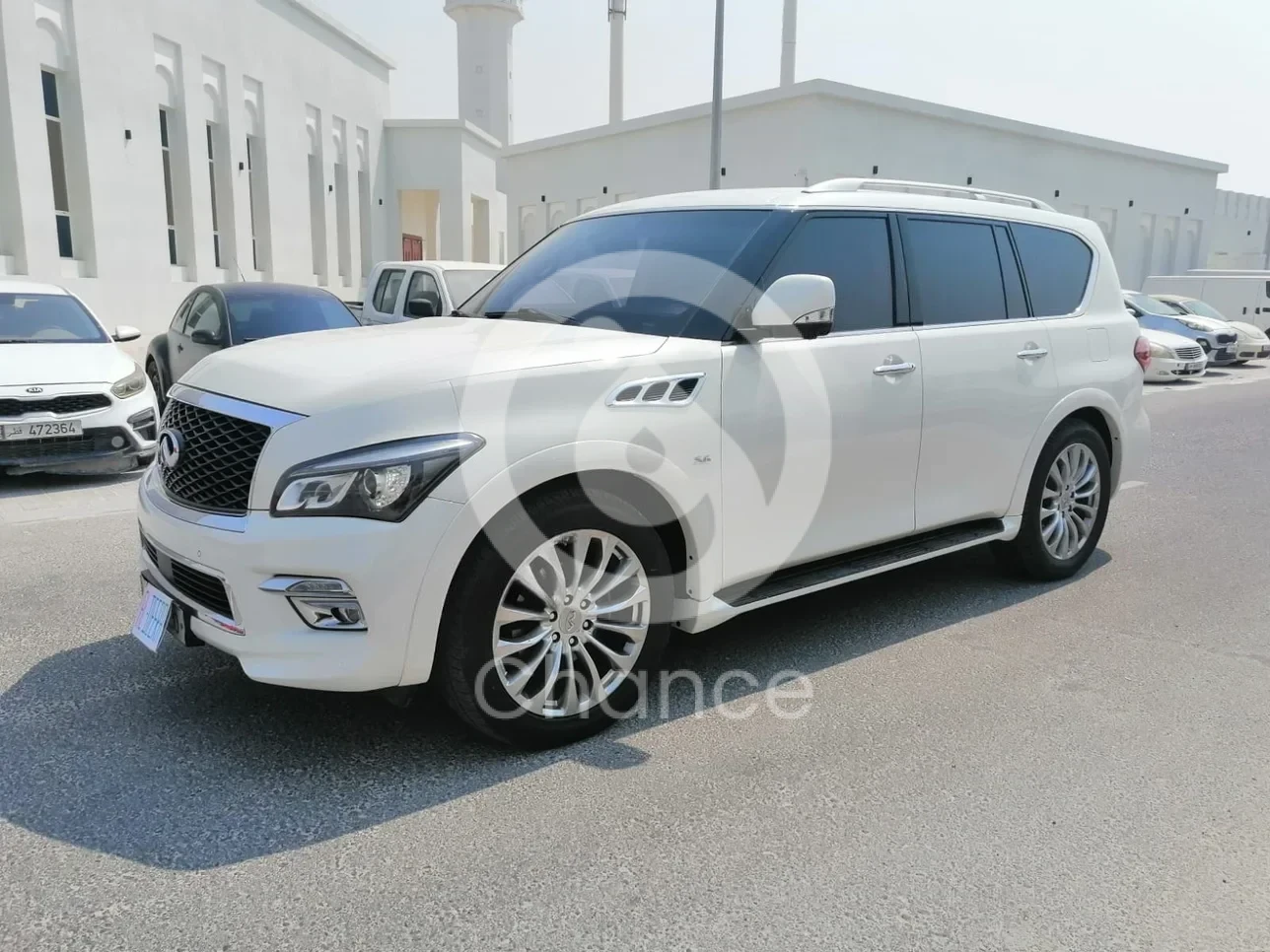 انفنيتي كيو اكس 80 2016 اوتوماتيك 120,000 كم 8 سلندر دفع رباعي اس يو في أبيض