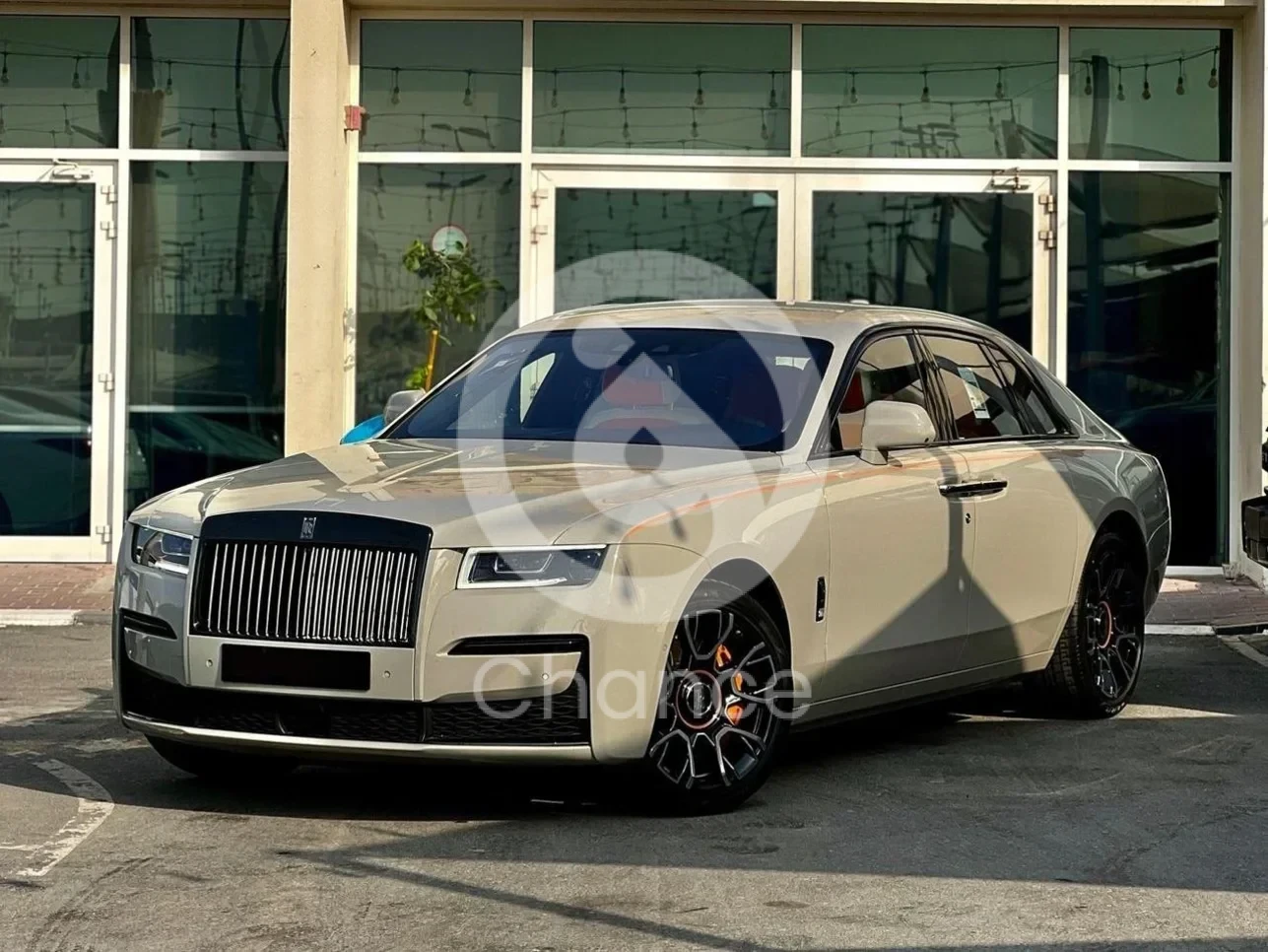 رولز رويس غوست بلاك بادج 2024 اوتوماتيك 0 كم 12 سلندر دفع رباعي سيدان رمادي ناردو تحت الضمان
